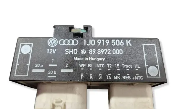Skoda Octavia Mk1 (1U) Coolant fan relay 1J0919506K 898972000