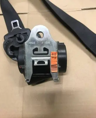 Mini One - Cooper Clubman R55 Front seatbelt 601028800E 091116