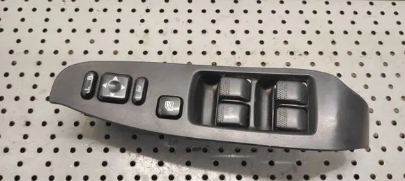Subaru Legacy Electric window control switch 83071AE020 0939