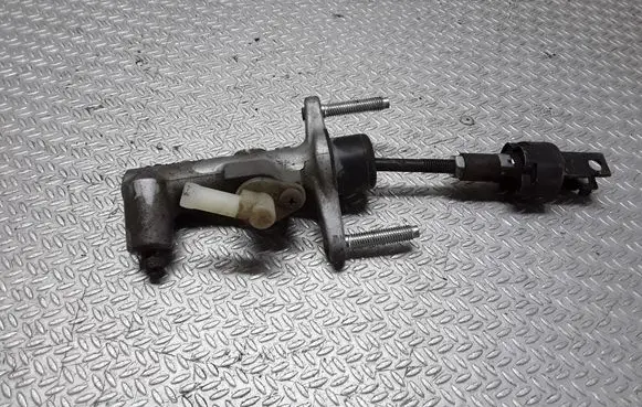 Toyota Avensis T250 Clutch master cylinder