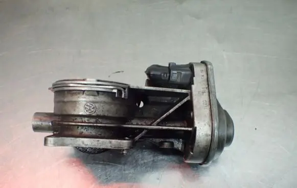 Volkswagen Touareg I Throttle body valve 07Z128069A