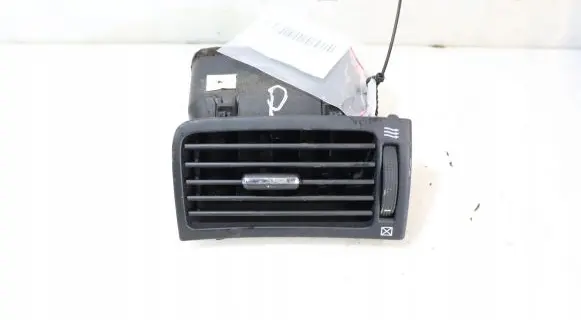 Toyota Avensis T250 Dashboard side air vent grill/cover trim
