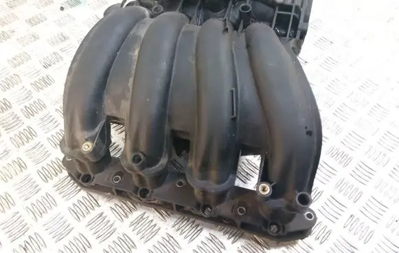 BMW 1 E81 E87 Intake manifold 7518751