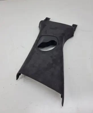 (B) pillar trim (bottom)