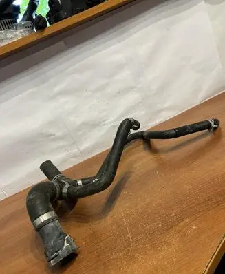 Volvo XC90 Engine coolant pipe/hose 31686003 D2829