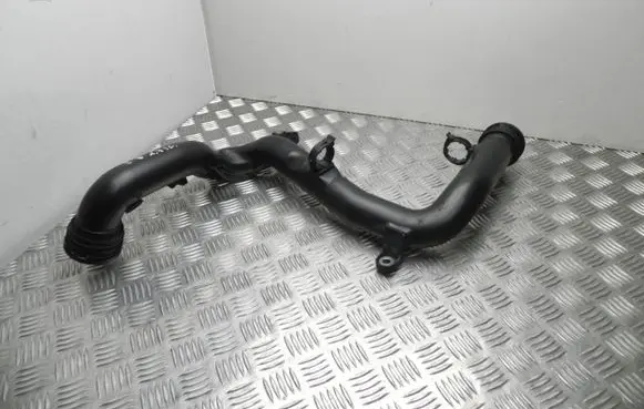 Volkswagen Golf V Air intake hose/pipe 1K0145770B VD9556