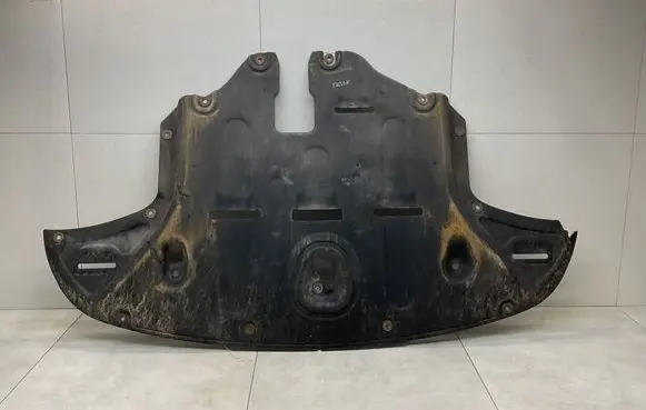 Hyundai Tucson TL Engine splash shield/under tray