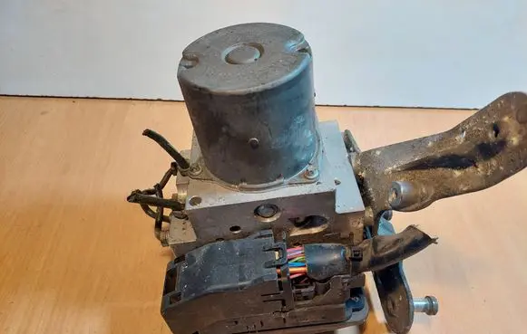 Mercedes-Benz E W211 ABS Pump 0265960322 A2114312712