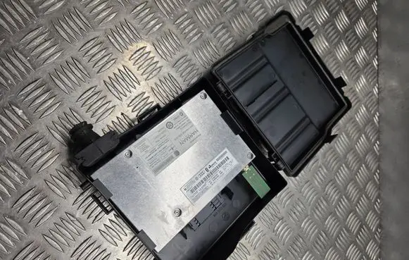 Audi A5 8T 8F Bluetooth control unit module 8T0862335E 8T0862335F 0968003390