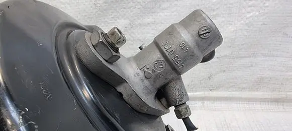 Opel Astra J Brake booster 13338057