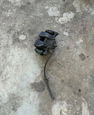 Honda HR-V Front brake caliper