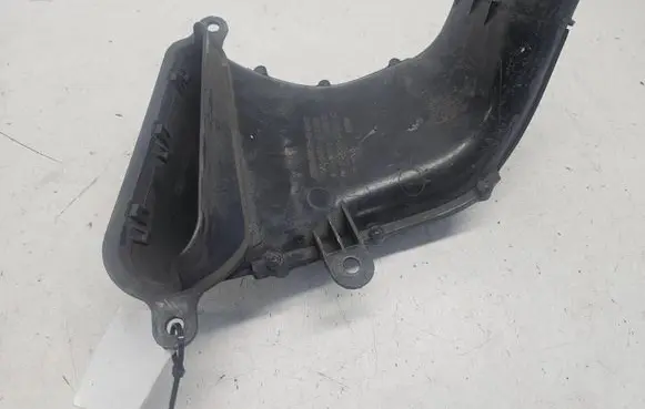 Jaguar XF X250 Air intake duct part 8X239A673AB