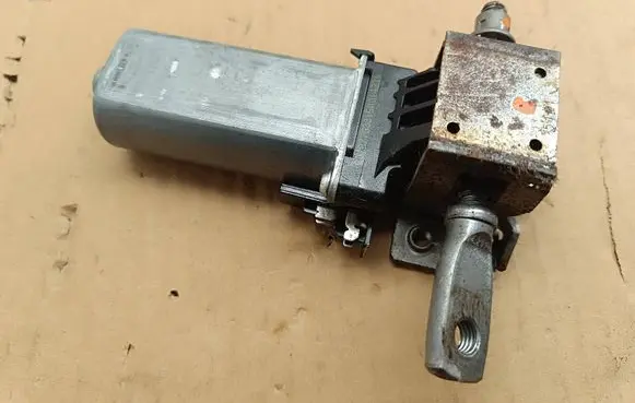 Jeep Grand Cherokee Seat adjustment motor 986300106 D352002 150215082116