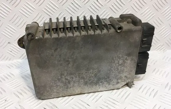 Chrysler Voyager Engine control unit/module P04727139