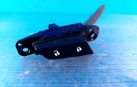 Chevrolet Cruze Central locking switch button 96936168 94831154