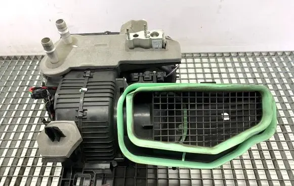 Peugeot 308 SW Heater blower radiator 9833951780