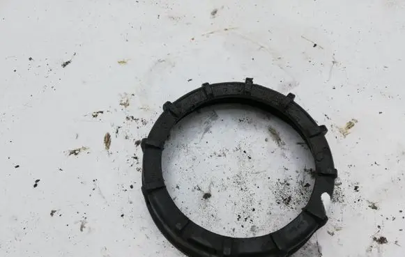 Seat Alhambra (Mk1) In tank fuel pump screw locking ring/nut NOCODE