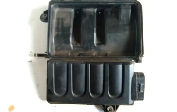 Mazda 3 I Air filter box