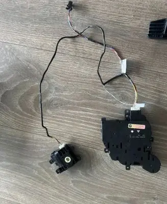 Lexus LBX Air flap motor/actuator 0638009051 AE0638002242