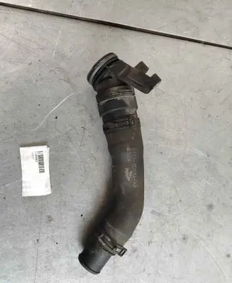 Engine coolant pipe/hose