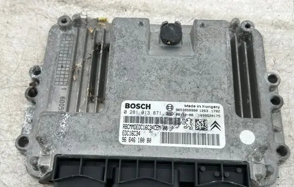 Peugeot 308 Engine control unit/module 0281013871 9653958980 9664618080