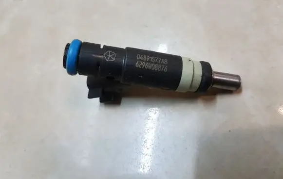 Dodge Caliber Fuel injector 04891577AB 6296W08876