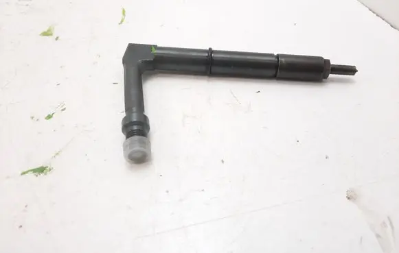 Nissan Navara D22 Fuel injector