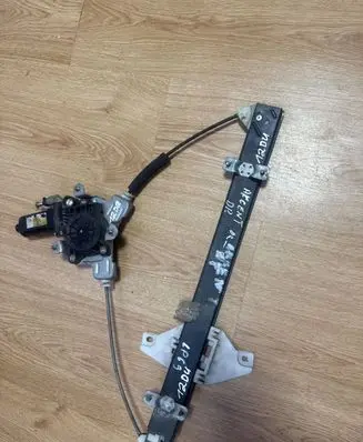 Hyundai Accent Front door window regulator with motor