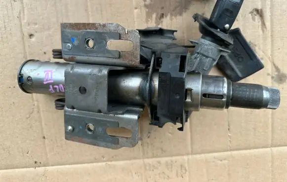 Volkswagen Golf IV Steering wheel axle