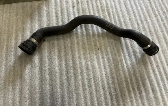 Audi A4 S4 B8 8K Engine coolant pipe/hose 8K0121101AD 8K0121101