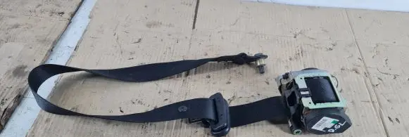 Mercedes-Benz Vaneo W414 Rear seatbelt 561009801 020R005V 21356