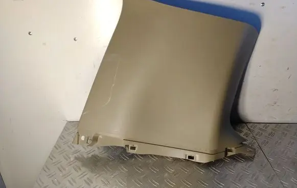 Trunk/boot lower side trim panel