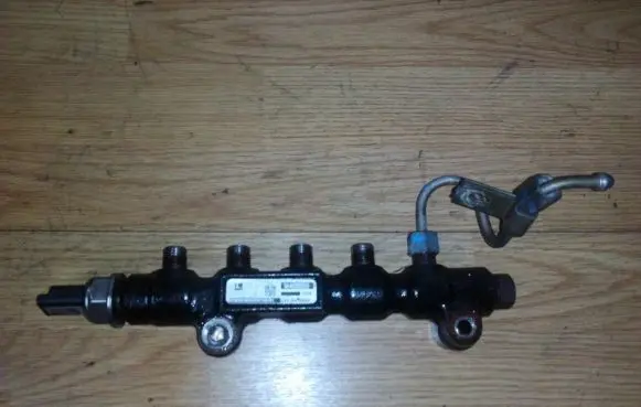 Fuel main line pipe