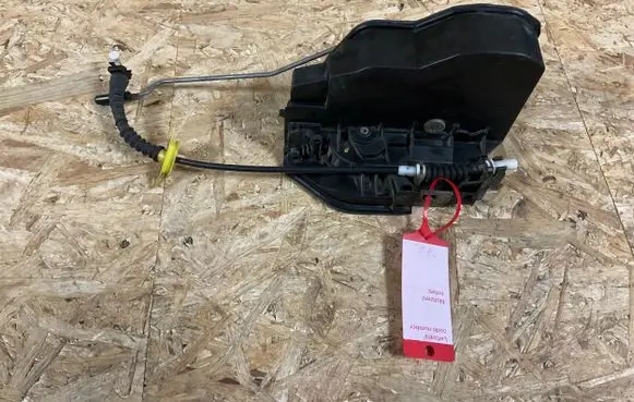 BMW 5 E60 E61 Front door lock 7154628
