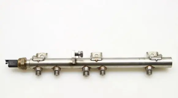 BMW 1 E81 E87 Fuel main line pipe 7562474