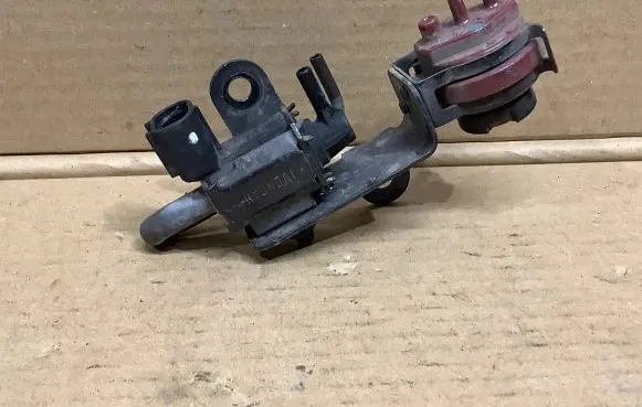 Hyundai Santa Fe Vacuum valve 3946038750