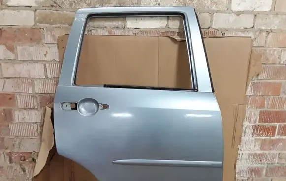 Mazda 2 Rear door