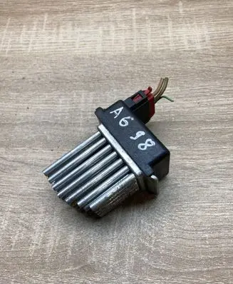 Audi A6 S6 C5 4B Heater blower motor/fan resistor 4B0820521 5DS006467