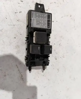 Volvo S40, V40 Fuse module 3A20-0017 9004