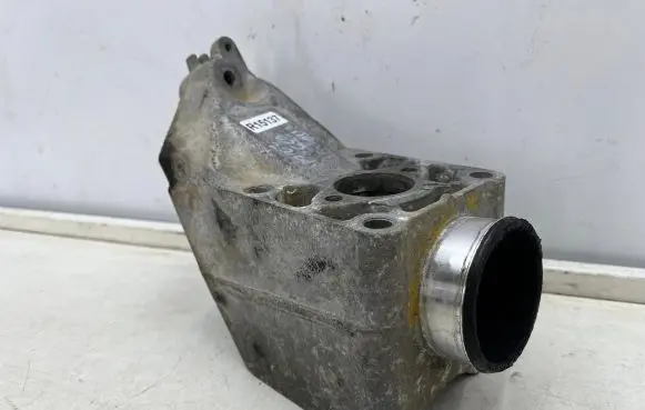 Mercedes-Benz Vito Viano W639 Engine mounting bracket a6462230004