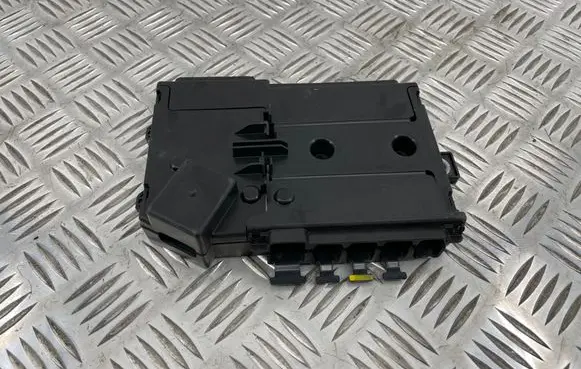 Mercedes-Benz C W205 Fuse module A2135401115 N32810 191203
