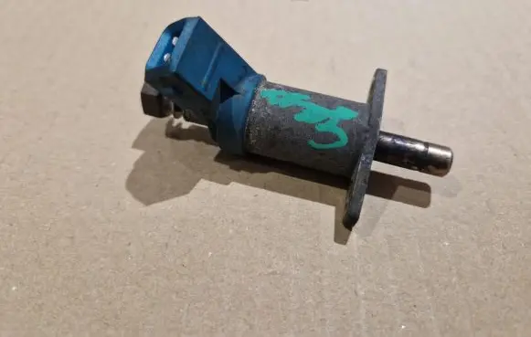 Volkswagen Golf II Fuel injector 067906171 0280170402