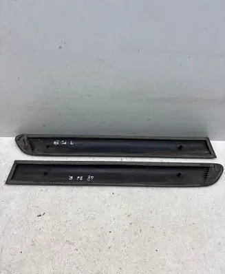 Volkswagen Golf V Fender trim (molding) 1K3853536 1K3853535