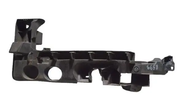 Audi A3 S3 8P Headlight/headlamp mounting bracket 8P0805607