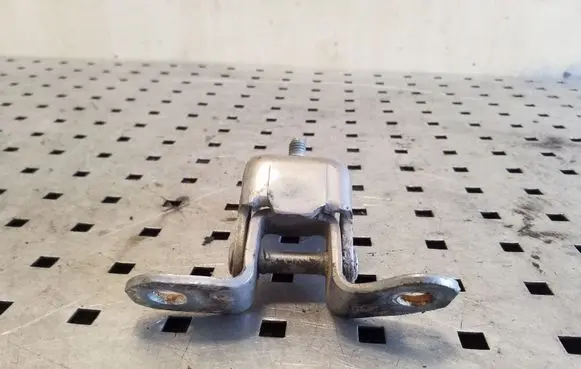 Toyota Yaris Rear door lower hinge