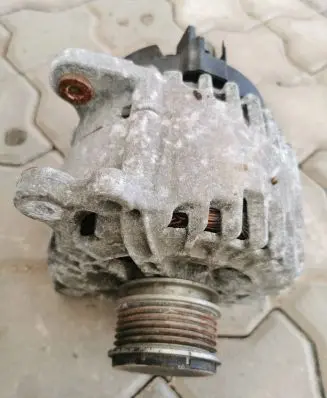 Volkswagen Sharan Generator/alternator 03L903023B