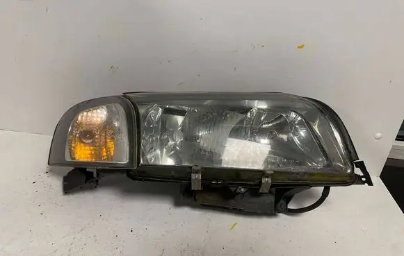 Volvo S80 Headlight/headlamp 88204387