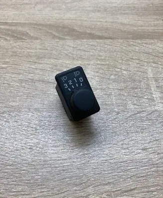Nissan Primera Wing mirror switch 37044A