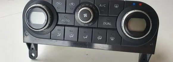 Nissan Qashqai+2 Climate control unit