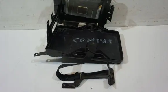 Jeep Cherokee III KJ Battery box tray 